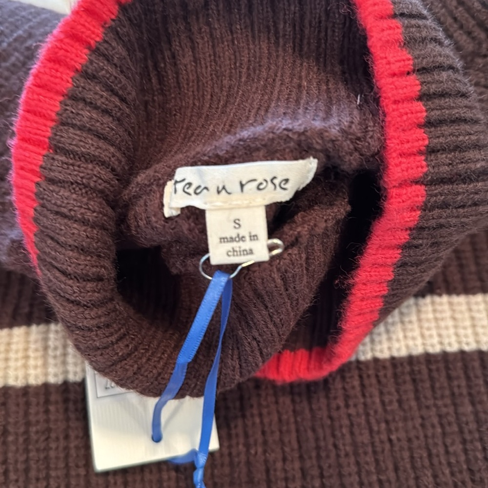 NWT Tea & Rose Turtle Neck Sweater Medium - Picture 2 of 4
